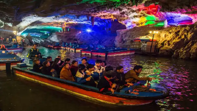 우한 출발 리우자차오 마을 및 인수이 동굴 프라이빗 당일 여행