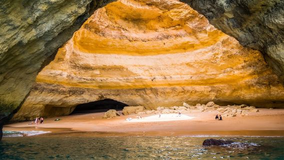Portimão: Sunset Cruise to Benagil Cave
