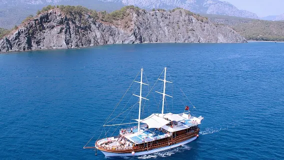 Alanya: rilassante tour in barca per famiglie senza schiuma e musica ad alto volume