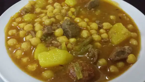 Las Palmas: 100% Local Tapas & Beach views