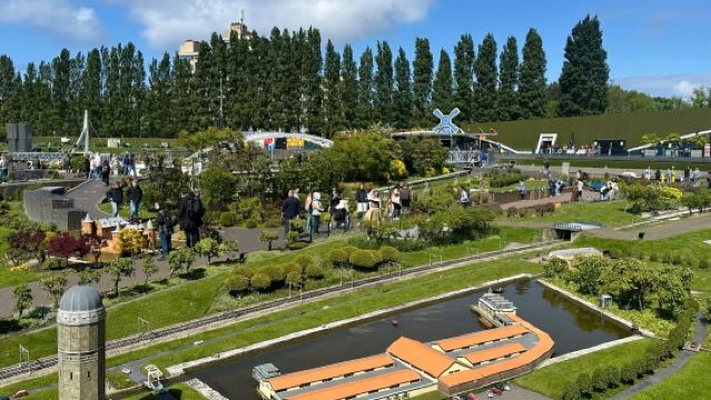 Lawatan sehari sewaan peribadi ke Istana Diraja Amsterdam + Rumah Anne + Muzium Negara + pelayaran terusan di Belanda