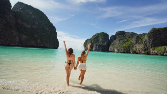Phuket: Phi Phi, Maya, and Maiton by Luxury Yacht with Lunch