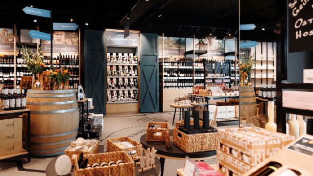 Vienna Outlet Shopping: Shuttle Bus Package to McArthurGlen Parndorf-Enjoy Wine Tasting