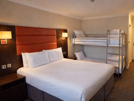 Leonardo Inn Glasgow West End - Tap to explore photos
