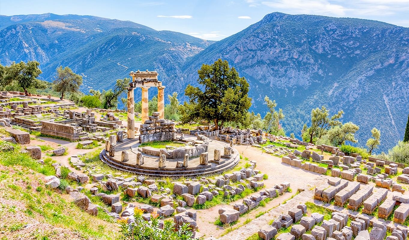 希臘雅典德爾菲遺址+德爾菲考古博物館+阿拉霍瓦小鎮一日遊