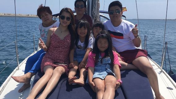 Barcelona 2-hour Private Boat Tour with Open Bar 