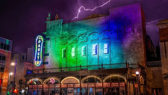 Milwaukee Morbid Mirrorlight Ghost Tours