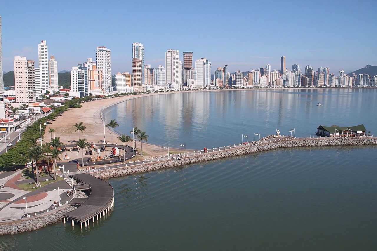 Balneario Camboriu guided tour from Florianópolis