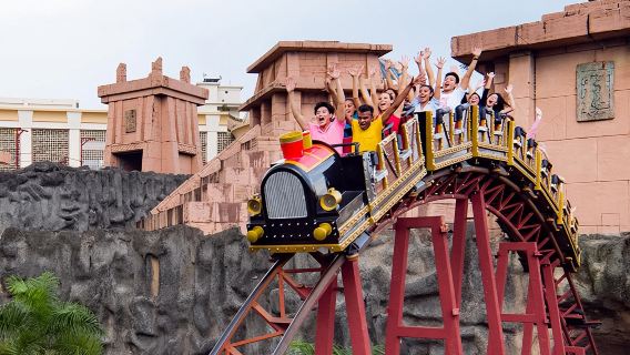 Biglietto per il Sunway Lagoon con trasferimento di andata e ritorno condiviso a Kuala Lumpur