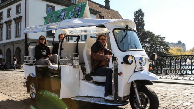 eTukTuk Private Tour - Best of Zürich