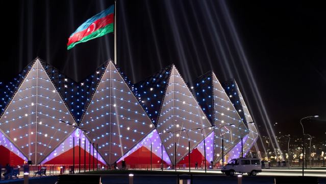 Baku Lights: the Night Tour illuminated by Baku lights