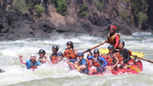 ล่องแก่งระดับ 4-5 ในแม่น้ำแซมเบซี จากน้ำตกวิกตอเรีย