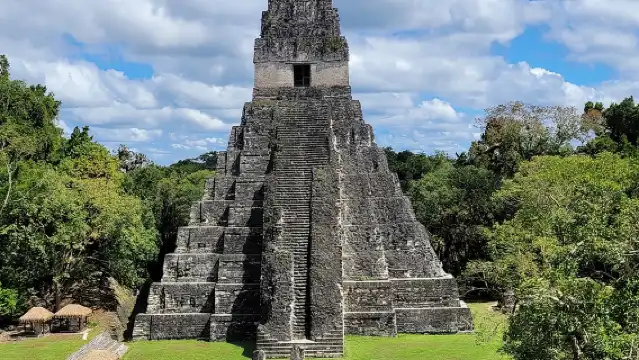 蒂卡爾VIP私人日出之旅（全包），從危地馬拉弗洛雷斯出發