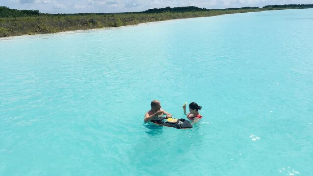 Excursion en bateau à travers la Laguna de los Siete Colores
