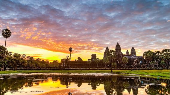 Cambodia Siem Reap Small Circle Bayon Temple + Ta Prohm Temple + Phnom Bakheng Temple one-day tour- trip