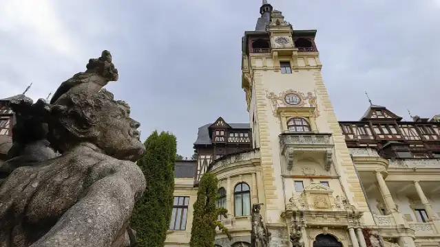 Bucharest to Dracula Castle, Peles Castle and Brasov Guided Tour