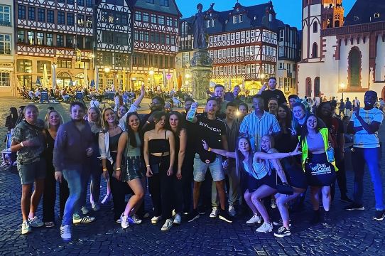 Frankfurt PubCrawl: 4 Venues, Welcome Shots + Club Entry