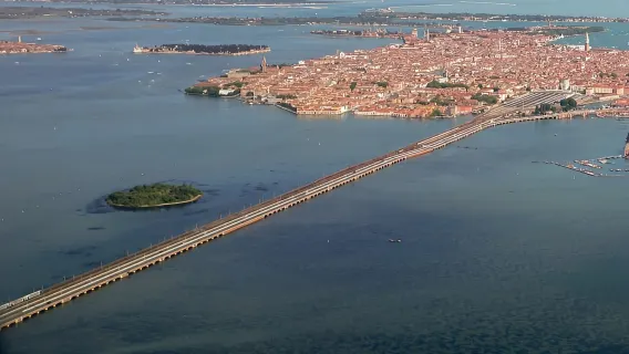 Da Venezia: Tour Privato di Verona