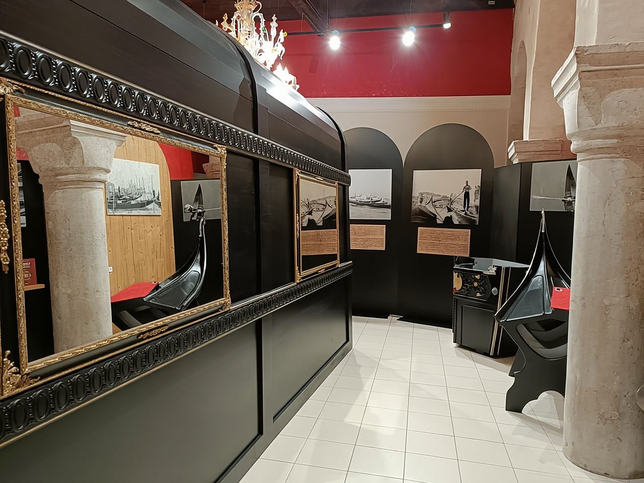 Venezia: Giro in gondola sul Canal Grande con commento audio sull'app