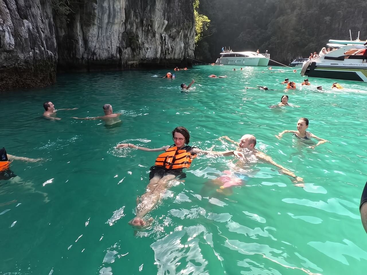 จากเกาะพีพี: ทัวร์ชมพระอาทิตย์ตกและว่ายน้ำแพลงก์ตอนด้วยเรือเร็ว