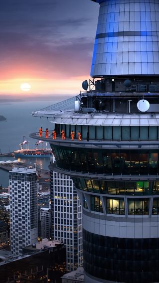 Auckland: Sky Tower SkyWalk - 192m High Edge Walk