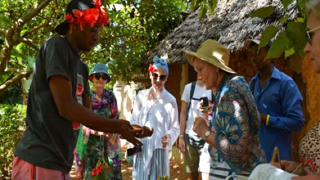 Cooking Lesson and Spice tour farm
