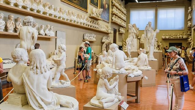 Skip the Line: Accademia Gallery Guided Tour in Florence