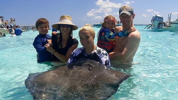 Acquarius Stingray City dan Lawatan Snorkel