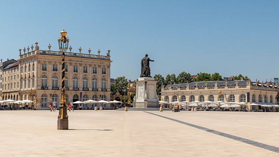 Self guided tour with interactive city game of Nancy