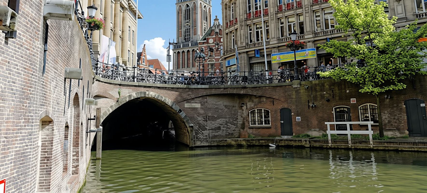 1-hour Utrecht canal cruise