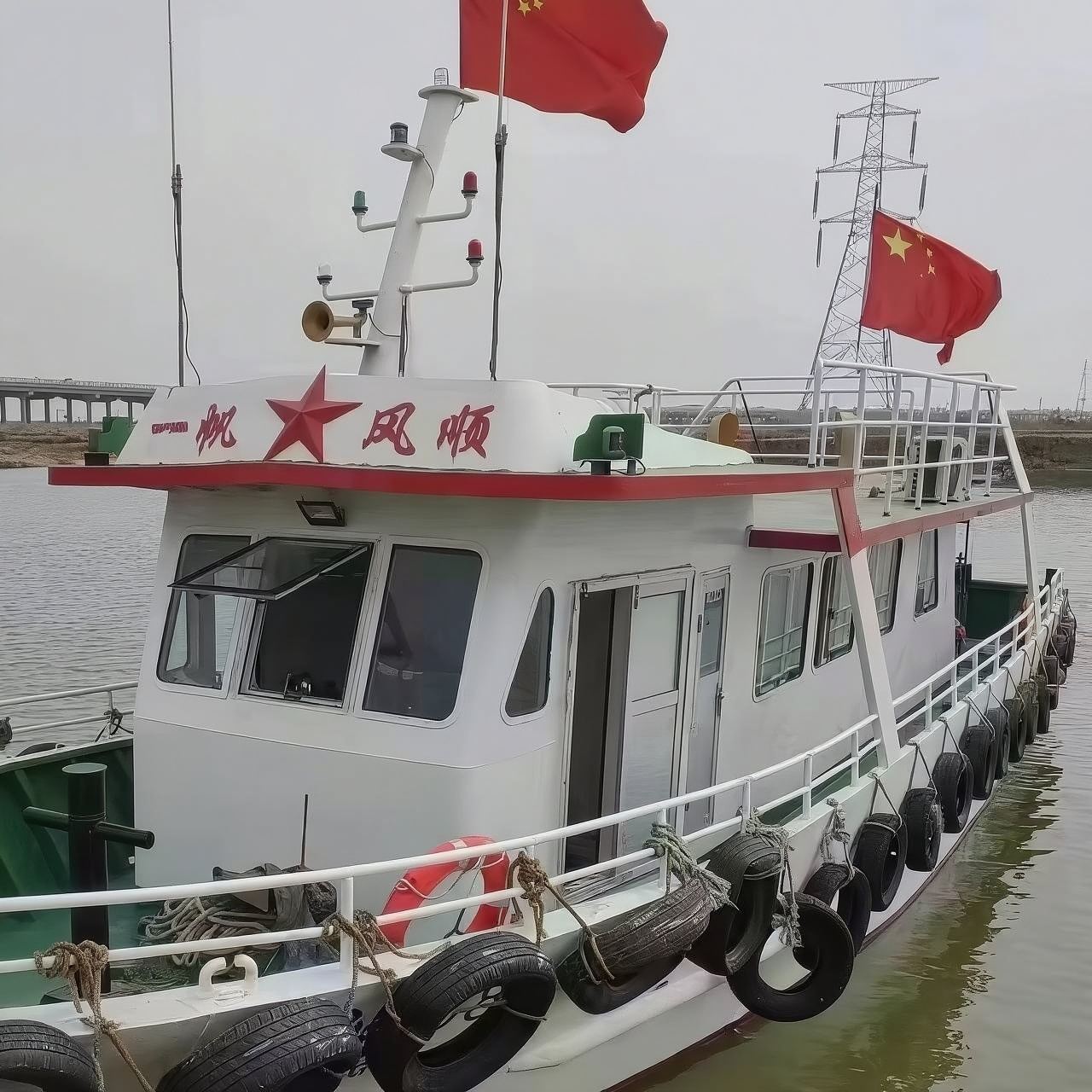 天津馬棚口碼頭包船出海捕魚3小時/打兩網海鮮(贈送鮁魚蒸餃+魚獲加工現吃/打包帶走+提供空調冰箱KTV)