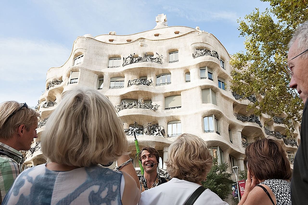 Gaudi & Sagrada Familia Donation-Based Tour in English