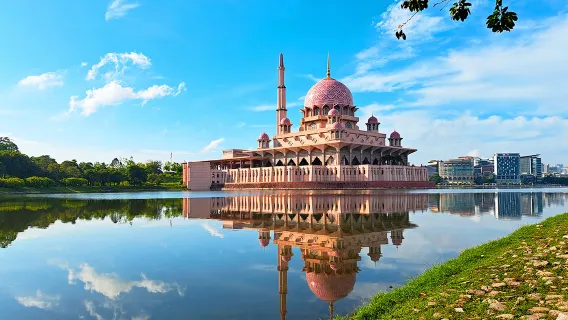 Excursión de un día a las Cuevas de Batu + Mezquita Putra en Putrajaya + Lago de Putrajaya + Plaza Merdeka + Torres Petronas