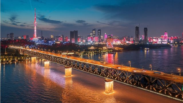 【2-6人小團-少走路】乘船兩江夜遊+武漢大學入校+東湖