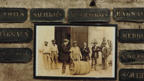 Bordeaux Wine and Trade Museum Admission Ticket with Wine Tasting
