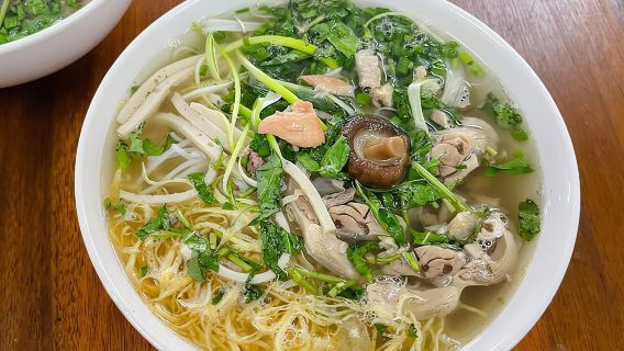 Hanoi: tour notturno del quartiere vecchio con cibo e karaoke