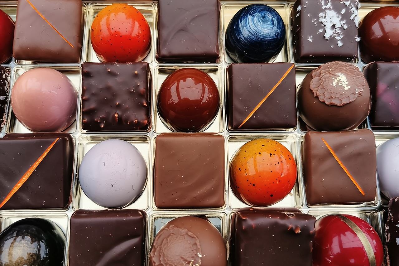 Award-Winning Geneva Chocolate &Old Town Tour with Boat Ride (3h)