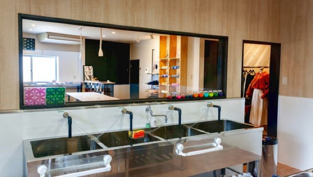 โอซาก้า โรงงานสาธิตการย้อมสีแบบชิบะโระ คาโดโนะซาราชิโซเมะ