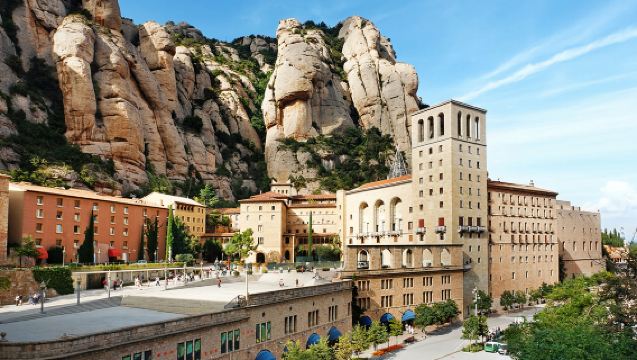 Montserrat with Ascent by Cogwheel Train and La Morenita Access - Half-Day Tour