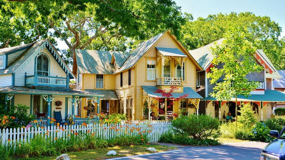 Martha's Vineyard Daytrip from Boston with Round-Trip Ferry & Island Tour Option