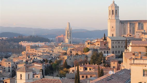 Girona Guided Tour with Cathedral, Arab Baths & St Feliu Basilica