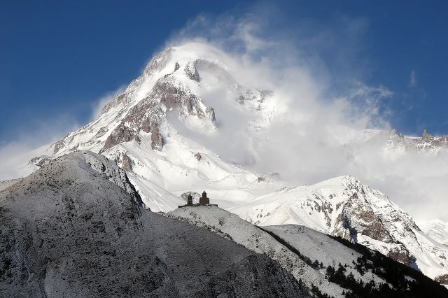 ทัวร์เต็มวันสู่ Kazbegi อันสง่างาม