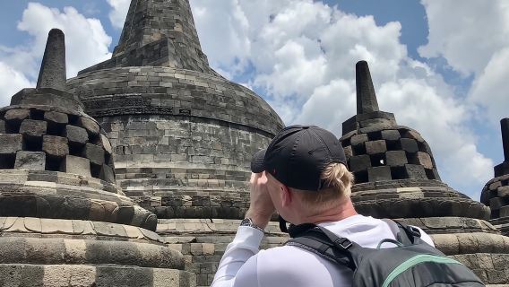 Borobudur-Komplettbesteigung und Prambanan-All-Inclusive-Privattour