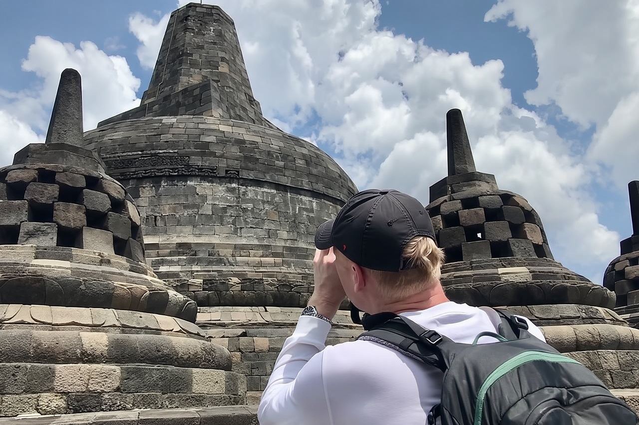 Ascenso completo a Borobudur y tour privado todo incluido a Prambanan