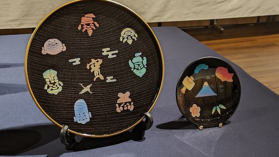 Tokyo, Ningyocho: Esperienza nella creazione della tradizionale arte del makie, tesoro nazionale di cui il Giappone va fiero, + degustazione di inarizushi e ningyoyaki