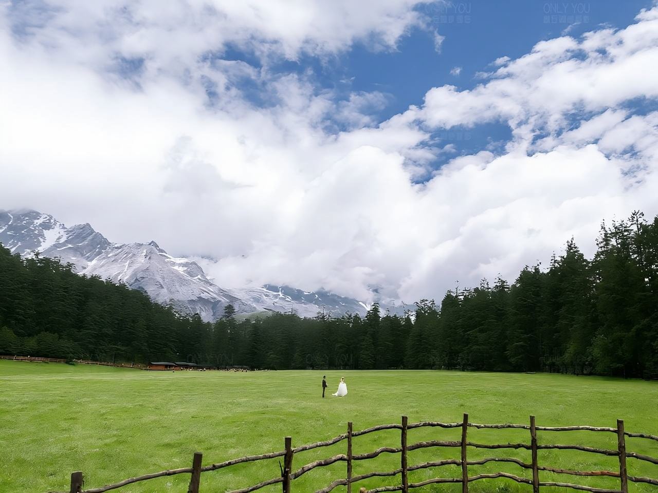 Lijiang Yulong Snow Mountain Spruce Meadow + Blue Moon Valley 1-day tour [8-person group | No ticket rush | Free oxygen supply]