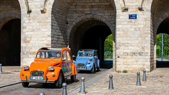 30-Minutes Private Guided Tour of Lille by Convertible 2CV