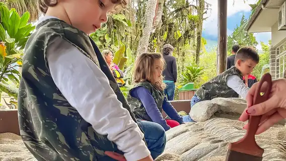 Visit Vila Encantada, the dinosaur park in Pomerode!