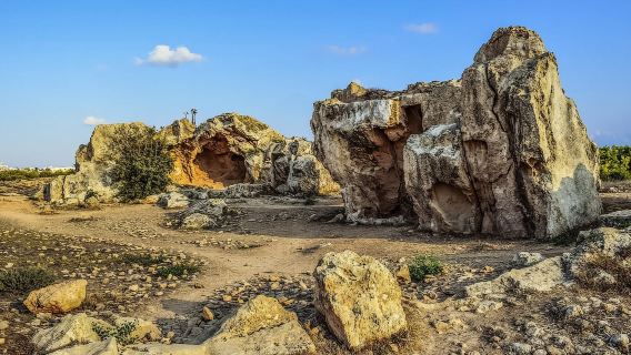 Paphos Private Tour: Aphrodite's Rock to Coral Bay