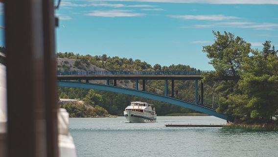 From Split: Krka Waterfalls, Food & Wine Tasting Tour